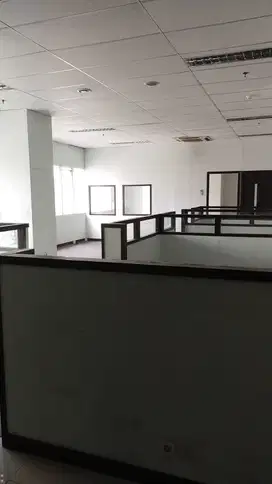 DISEWAKAN OFFICE PARTISI DI WISMA UDAYA