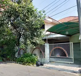 Rumah Darmo Permai Utara Garasi Carport 1 mobil