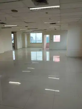 SEWA KANTOR DI JAKARTA PUSAT  SALEMBA 354M2 PARTISI 130K NEGO