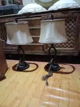 Lampu meja sepasang siap pakai