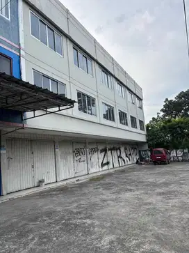 Ruko Gandeng 4 Lantai di Cibinong, Luas 208 m Siap Pakai