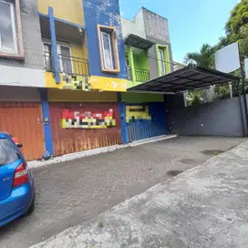 Rumah toko poros aspal tasikmadu malang
