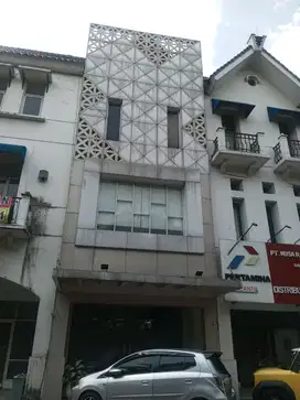Ruko di pondok indah pinggir jln TB Simatupang selangkah MRT LB bulus