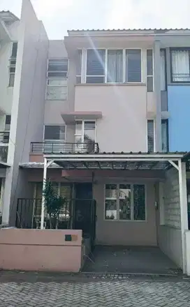 Disewakan Segera Rumah di Perumahan Puri Grisenda PIK Jakarta Utara