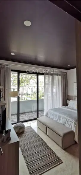 Rumah Cantk LT 300m2 Taman Kedoya baru Jakarta Barat