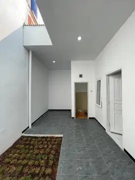 Rumah bagus sudah renovasi shm di cluster taman sari harapan indah 2