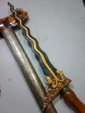 Keris pusaka nogo kembar kinatah luk 13