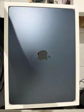 Apple Macbook Air M3 15 inch RAM 16GB / 256GB Midnight iBox Fullset