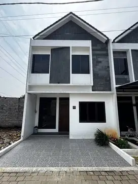 Rumah 2 lantai Nggak sampai 700 juta,