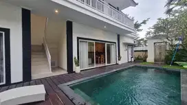 Villa 3 kamar tidur dekat Restaurant dan Cafe disewakan, Umalas area