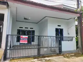 Dijual Rumah Minimalis Baru dengan Kusen Aluminium Anti Rayap