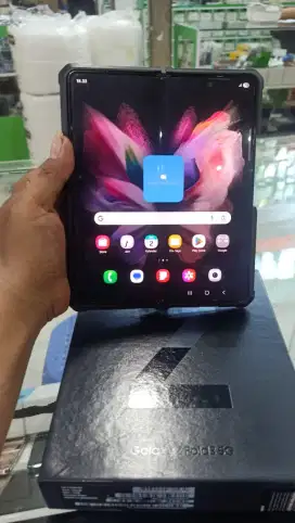 Samsung Z Fold 3 5G Ram 12/256gb titik kecil dilayar dlm hp sm dus aja