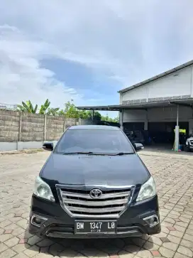 Innova 2013 V lux bensin matic. Km 148rb