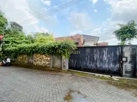 Rumah Second, Tanah Luas 701m2 Dekat Kampus UTY