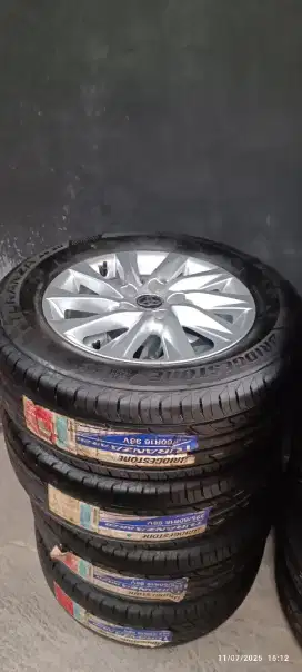 Velg original Zenix +ban baru