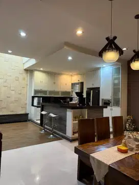 DIJUAL VILLA KOMPLEK MAKMUR GARDEN