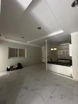 Rumah Taman Grisenda LT 200m2, Hadap Utara, Minimalist Design