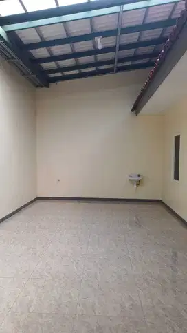 Rumah Baru Renov Babatan Pilang Wiyung Cocok Untuk Rumah Usaha/Kantor