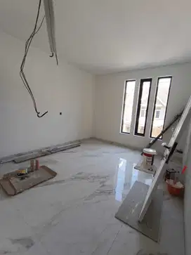 Dijual Rumah Brand New 3 Lantai Taman Palem Lestari Jakarta Barat