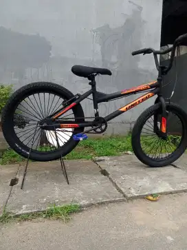 Sepeda BMX UK 20 UNITED
