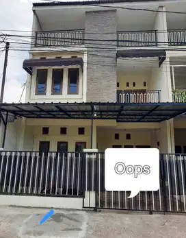 DIKONTRAKAN RUMAH KOKOH BAGUS 2LANTAI PINGGIR JALAN AKSES 2 MBL CONDET