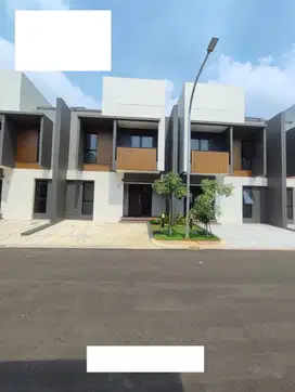 Dijual rumah murah 2lantai di Cluster Regia Summarecon Crown Gading