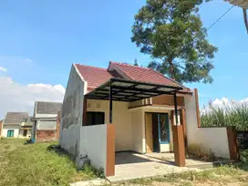 Dijual rumah Siap Huni Belakang Gor Ken Arok Lingkungan Nyaman Asri