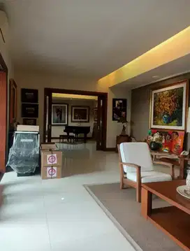 Rumah 2 Lantai Bagus HGB di Pakuwon Indah Area Golf Siap Huni