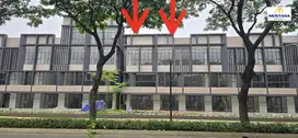 Jual 2 Gandeng RUKO ENCHANTE masih baru di BSD City