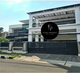 Dijual Rumah Mewah ada Kolam Renang di Menteng, Jakarta Pusat.