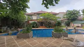 Dijual Rumah Bagus Strategis di Cirendeu