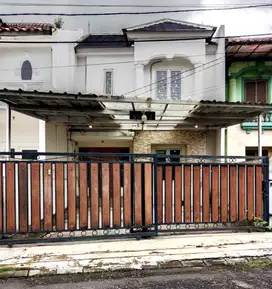 Dijual rumah 2 lantai di Raffles Hills