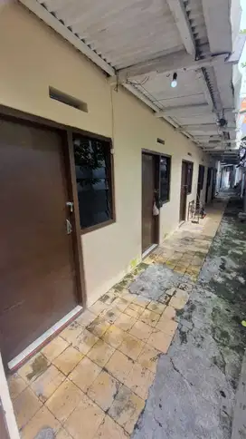 Rumah Kost Aktif Abis Renov di Sawotratap, Waru, Sda