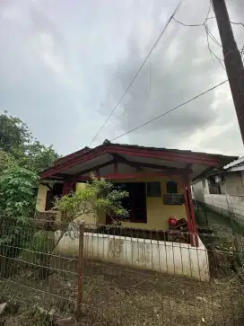 Dijual Rumah pekarangan luas, Butuh uang