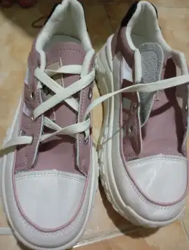 Sepatu Wanita Fashion