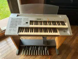 Yamaha Electone Stagea ELB-01
