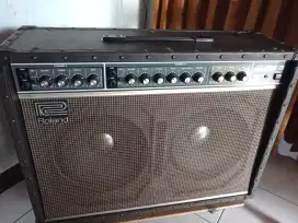 ROLAND JC-120 JAPAN LIKE NEW