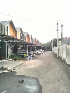 Rumah mezzanine nyaman Dan strategis
