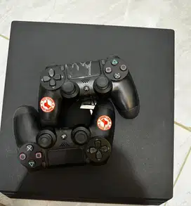 JUAL PS 4 PRO 1 TB JARANG DIPAKAI