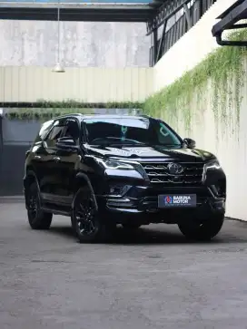 Toyota Fortuner VRZ 2.8 GR SPORT 2022 Hitam (Istimewa)