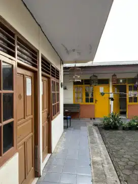 Kontrakan 15 kamar di Jatikramat Indah.
