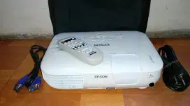 Proyektor Epson EB-X9 bekas