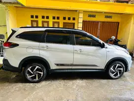 Toyota rush gr sport 2022 km 9rb mulus nominus jarang pakai