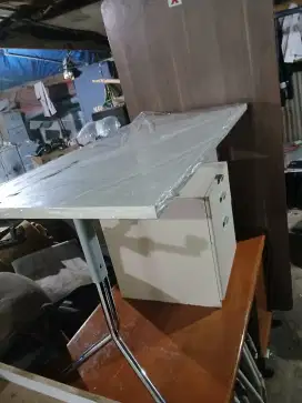 meja kaki besi minimalis dan nakas