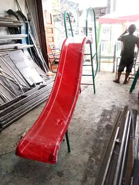 Perosotan, ayunan, kuda kudaan, bola dunia, mangkok putar, mainan TK