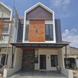 Rumah 2,5 Lantai, Puri Navara, Cibubur