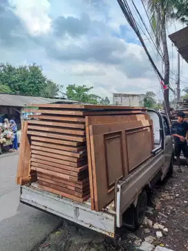 Pintu kayu kamper Samarinda kering
