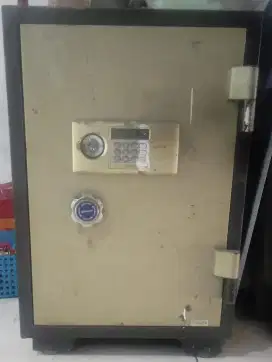 BRANKAS KUAT TOMBOL LCD KRISBOW