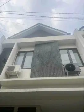Dijual Rumah dalam cluster cibubur dekat ke LRT