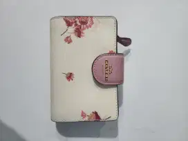 Dompet Coach Original – Motif Floral Pink Cream, Kondisi Mulus!
